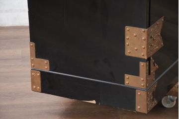 中古　美品!!　国産　職人手作り　高級家具　手打ち銅金具が素敵な黒漆塗りの民芸和箪笥(観音箪笥、着物箪笥、衣装箪笥、整理箪笥、収納箪笥、引き出し、チェスト)(R-082318)