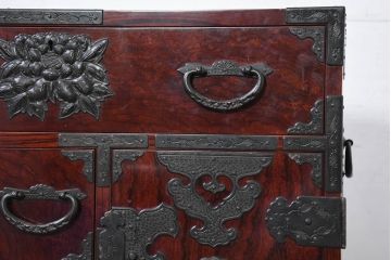 中古　熊野洞　木地呂塗り　漆塗り　力強い手打ち金具が魅力の仙台箪笥(小タンス、和たんす、衣装タンス、収納箪笥、整理箪笥、チェスト、引き出し)(定価約80万円)(R-082319)