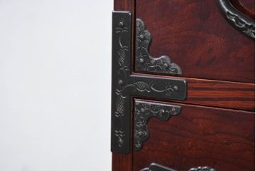 中古　熊野洞　木地呂塗り　漆塗り　力強い手打ち金具が魅力の仙台箪笥(小タンス、和たんす、衣装タンス、収納箪笥、整理箪笥、チェスト、引き出し)(定価約80万円)(R-082319)