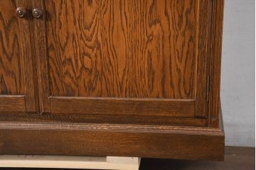 中古　美品　三越家具(現カントリーハウス)　Brugge(ブルージュ)　プロパティ　ステンドグラスが上品な印象を深めるキャビネット(食器棚、カップボード、収納棚、戸棚、飾り棚)(R-082320)
