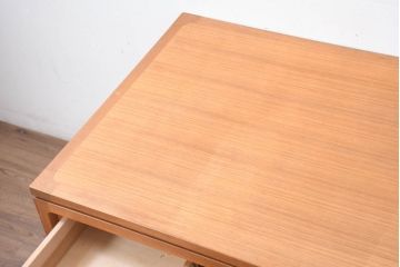 和製ビンテージ　北欧デザイン　高級家具ブランド　日田工芸　maxim(マキシム)シリーズ　チーク材　木の温かみと機能性を兼ねた両袖机(ニーホールデスク、作業台、ワークテーブル、ワークデスク、在宅ワーク、在宅用、ヴィンテージ)(R-082323)