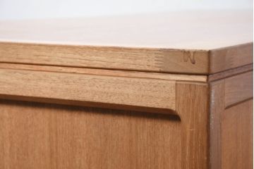 和製ビンテージ　北欧デザイン　高級家具ブランド　日田工芸　maxim(マキシム)シリーズ　チーク材　木の温かみと機能性を兼ねた両袖机(ニーホールデスク、作業台、ワークテーブル、ワークデスク、在宅ワーク、在宅用、ヴィンテージ)(R-082323)