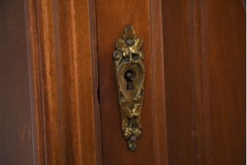 海外アンティーク　チーク材　レザートップ　両面使い　繊細な彫刻が美しいパートナーデスク(両袖机、作業台、ワークテーブル、ワークデスク、在宅ワーク、在宅用)(R-082324)