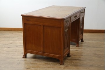 海外アンティーク　チーク材　レザートップ　両面使い　繊細な彫刻が美しいパートナーデスク(両袖机、作業台、ワークテーブル、ワークデスク、在宅ワーク、在宅用)(R-082324)