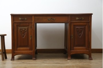 海外アンティーク　チーク材　レザートップ　両面使い　繊細な彫刻が美しいパートナーデスク(両袖机、作業台、ワークテーブル、ワークデスク、在宅ワーク、在宅用)(R-082324)