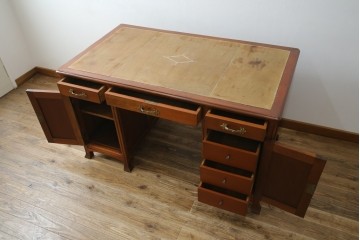 海外アンティーク　チーク材　レザートップ　両面使い　繊細な彫刻が美しいパートナーデスク(両袖机、作業台、ワークテーブル、ワークデスク、在宅ワーク、在宅用)(R-082324)