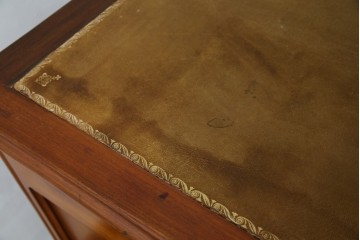 海外アンティーク　チーク材　レザートップ　両面使い　繊細な彫刻が美しいパートナーデスク(両袖机、作業台、ワークテーブル、ワークデスク、在宅ワーク、在宅用)(R-082324)