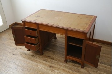 海外アンティーク　チーク材　レザートップ　両面使い　繊細な彫刻が美しいパートナーデスク(両袖机、作業台、ワークテーブル、ワークデスク、在宅ワーク、在宅用)(R-082324)