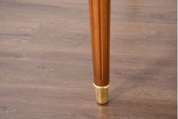 中古　超美品　ドイツ　最高級家具メーカー　WARRINGS(ウォーリングス)社　気品を感じる佇まいが素敵なエクステンションテーブル(ダイニングテーブル、丸テーブル、食卓、4人掛け、6人掛け、オーバル型)(定価約220万円)(R-082325)