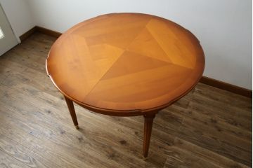 中古　超美品　ドイツ　最高級家具メーカー　WARRINGS(ウォーリングス)社　気品を感じる佇まいが素敵なエクステンションテーブル(ダイニングテーブル、丸テーブル、食卓、4人掛け、6人掛け、オーバル型)(定価約220万円)(R-082325)