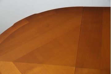 中古　超美品　ドイツ　最高級家具メーカー　WARRINGS(ウォーリングス)社　気品を感じる佇まいが素敵なエクステンションテーブル(ダイニングテーブル、丸テーブル、食卓、4人掛け、6人掛け、オーバル型)(定価約220万円)(R-082325)