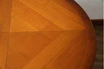 中古　超美品　ドイツ　最高級家具メーカー　WARRINGS(ウォーリングス)社　気品を感じる佇まいが素敵なエクステンションテーブル(ダイニングテーブル、丸テーブル、食卓、4人掛け、6人掛け、オーバル型)(定価約220万円)(R-082325)