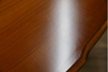 中古　超美品　ドイツ　最高級家具メーカー　WARRINGS(ウォーリングス)社　気品を感じる佇まいが素敵なエクステンションテーブル(ダイニングテーブル、丸テーブル、食卓、4人掛け、6人掛け、オーバル型)(定価約220万円)(R-082325)