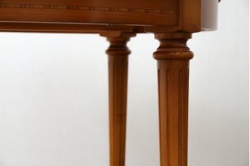 中古　超美品　ドイツ　最高級家具メーカー　WARRINGS(ウォーリングス)社　気品を感じる佇まいが素敵なエクステンションテーブル(ダイニングテーブル、丸テーブル、食卓、4人掛け、6人掛け、オーバル型)(定価約220万円)(R-082325)
