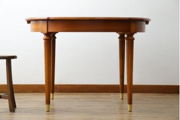 中古　超美品　ドイツ　最高級家具メーカー　WARRINGS(ウォーリングス)社　気品を感じる佇まいが素敵なエクステンションテーブル(ダイニングテーブル、丸テーブル、食卓、4人掛け、6人掛け、オーバル型)(定価約220万円)(R-082325)
