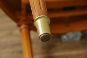 中古　超美品　ドイツ　最高級家具メーカー　WARRINGS(ウォーリングス)社　気品を感じる佇まいが素敵なエクステンションテーブル(ダイニングテーブル、丸テーブル、食卓、4人掛け、6人掛け、オーバル型)(定価約220万円)(R-082325)
