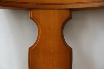 中古　超美品　ドイツ　最高級家具メーカー　WARRINGS(ウォーリングス)社　気品を感じる佇まいが素敵なダイニングチェア2脚セット(アームレスチェア)　セット定価約77万5千円相当　(R-082326)