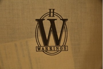 中古　超美品　ドイツ　最高級家具メーカー　WARRINGS(ウォーリングス)社　気品を感じる佇まいが素敵なダイニングチェア2脚セット(アームレスチェア)　セット定価約77万5千円相当　(R-082326)