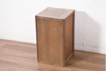 和製アンティーク　欅(ケヤキ)材　上質な造りの小さな収納棚(戸棚、サイドボード、サイドキャビネット)(R-082330)
