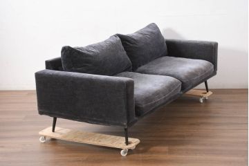 中古　美品　Boconcept(ボーコンセプト)　Carlton(カールトン)　くつろぎ空間を演出するスタイリッシュな2.5人掛けソファ(2.5P、3P、2.5人掛け、3人掛け)(定価約45万円)(R-082331)