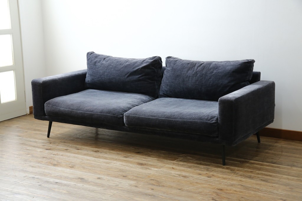 中古　美品　Boconcept(ボーコンセプト)　Carlton(カールトン)　くつろぎ空間を演出するスタイリッシュな2.5人掛けソファ　定価約45万円　(R-082331)