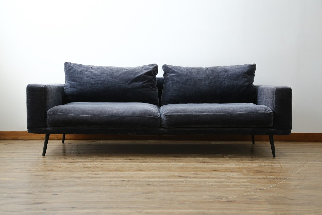 中古　美品　Boconcept(ボーコンセプト)　Carlton(カールトン)　くつろぎ空間を演出するスタイリッシュな2.5人掛けソファ　定価約45万円　(R-082331)