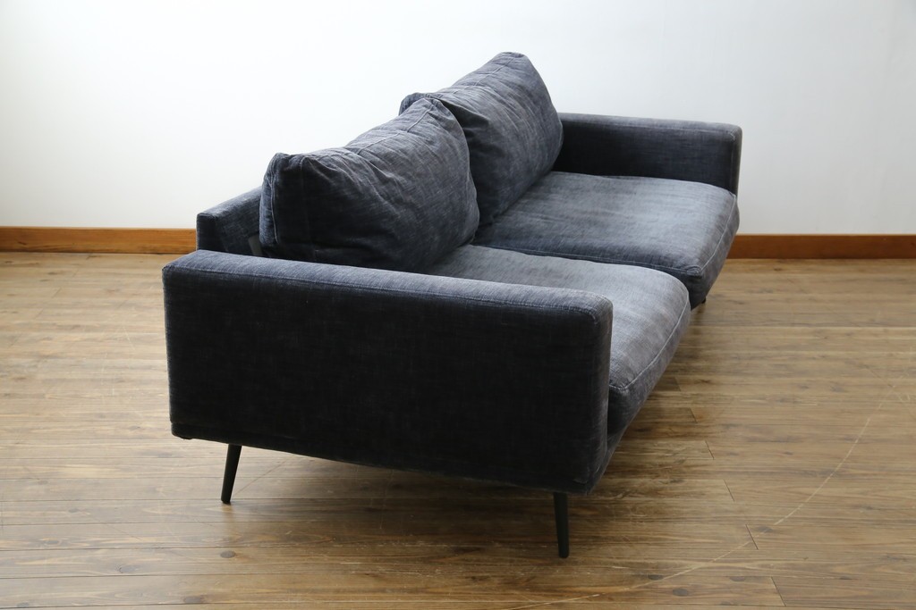 中古　美品　Boconcept(ボーコンセプト)　Carlton(カールトン)　くつろぎ空間を演出するスタイリッシュな2.5人掛けソファ　定価約45万円　(R-082331)