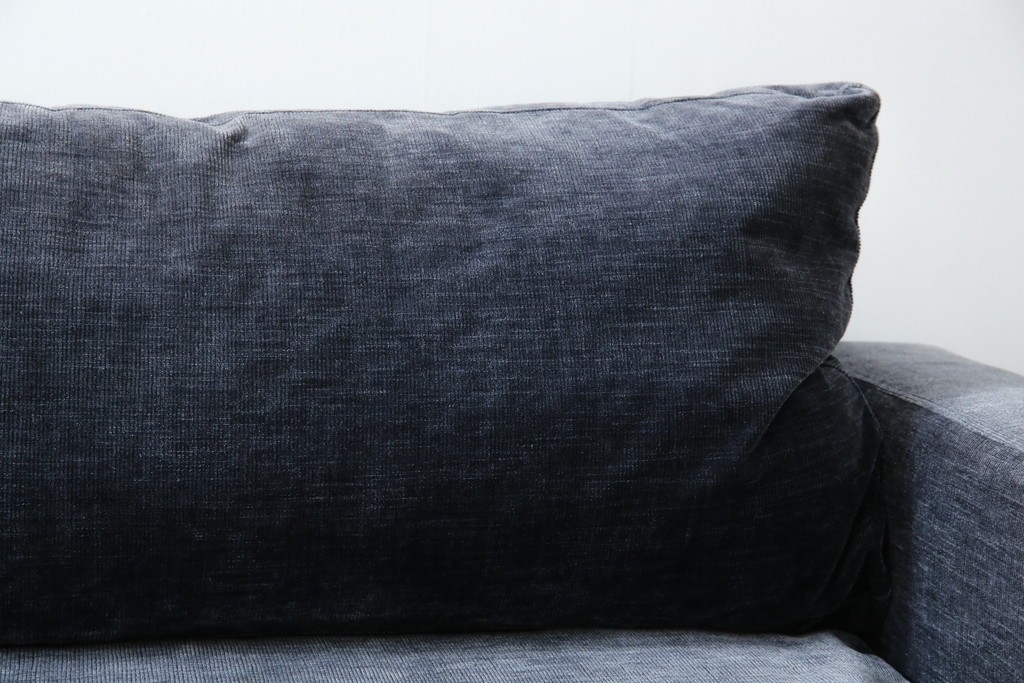 中古　美品　Boconcept(ボーコンセプト)　Carlton(カールトン)　くつろぎ空間を演出するスタイリッシュな2.5人掛けソファ　定価約45万円　(R-082331)