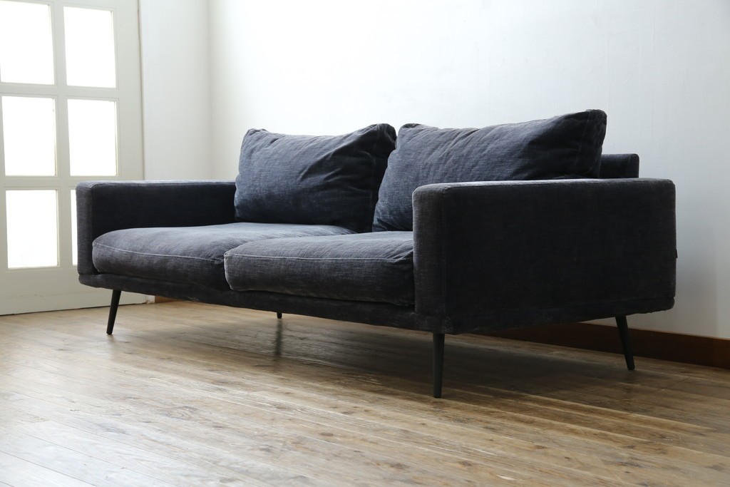 中古　美品　Boconcept(ボーコンセプト)　Carlton(カールトン)　くつろぎ空間を演出するスタイリッシュな2.5人掛けソファ　定価約45万円　(R-082331)