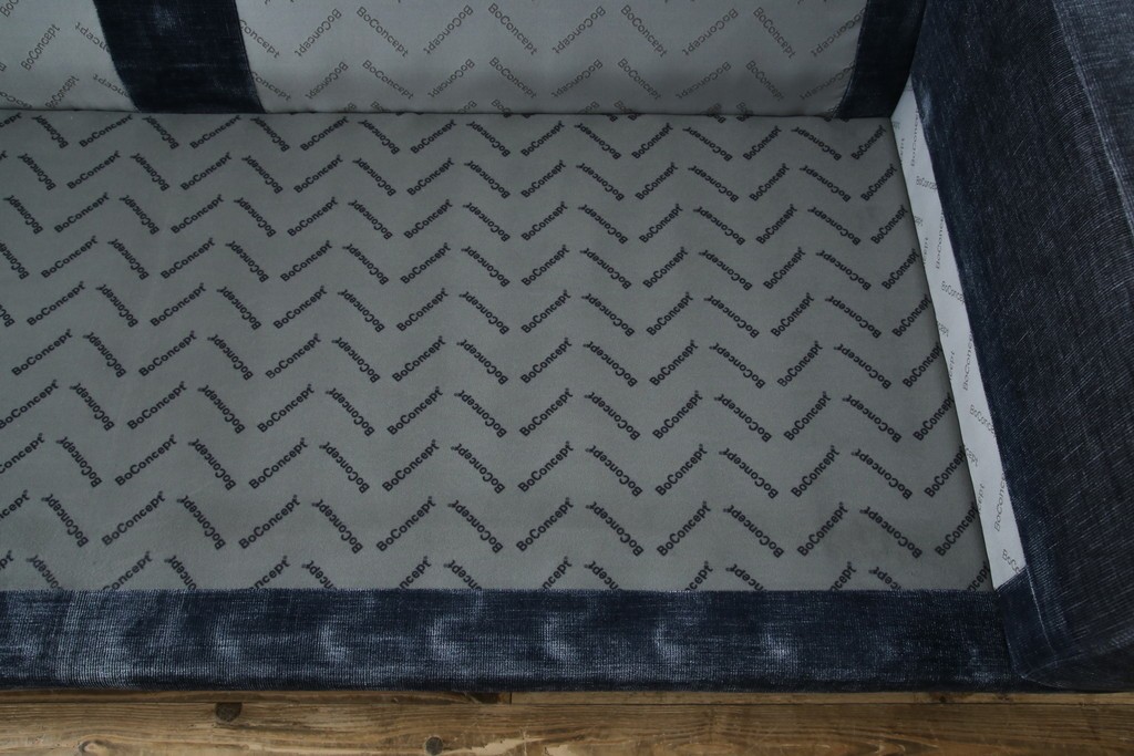 中古　美品　Boconcept(ボーコンセプト)　Carlton(カールトン)　くつろぎ空間を演出するスタイリッシュな2.5人掛けソファ　定価約45万円　(R-082331)