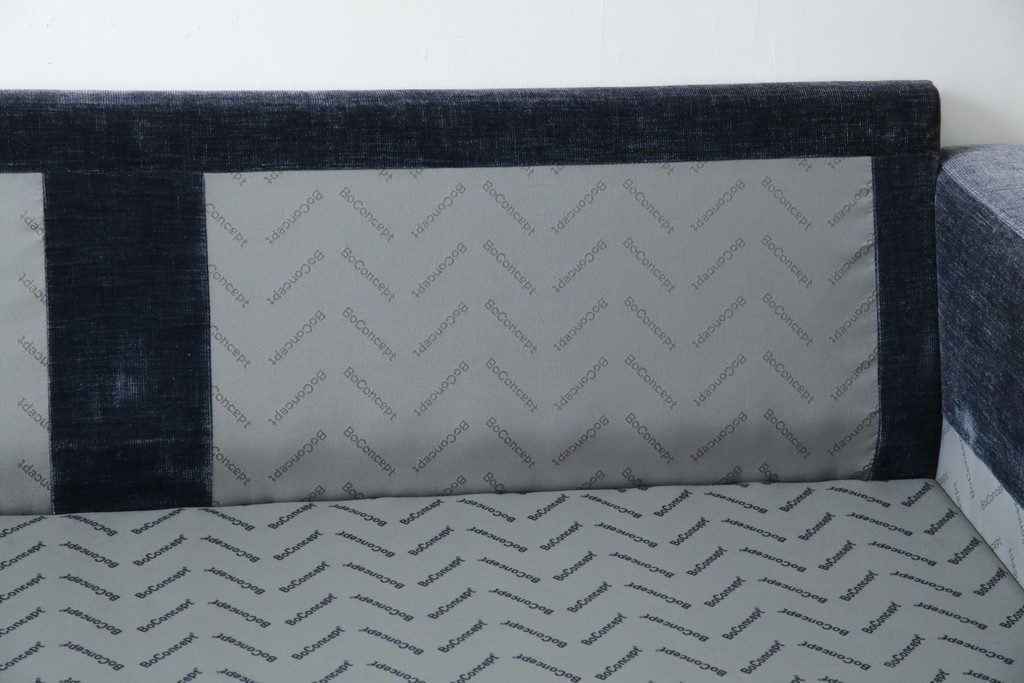 中古　美品　Boconcept(ボーコンセプト)　Carlton(カールトン)　くつろぎ空間を演出するスタイリッシュな2.5人掛けソファ　定価約45万円　(R-082331)