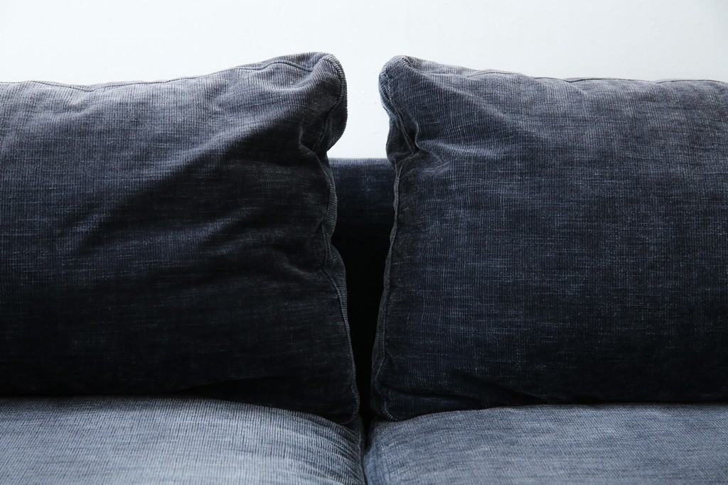 中古　美品　Boconcept(ボーコンセプト)　Carlton(カールトン)　くつろぎ空間を演出するスタイリッシュな2.5人掛けソファ　定価約45万円　(R-082331)