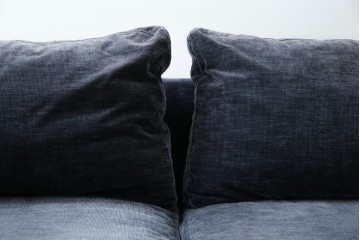 中古　美品　Boconcept(ボーコンセプト)　Carlton(カールトン)　くつろぎ空間を演出するスタイリッシュな2.5人掛けソファ　定価約45万円　(R-082331)