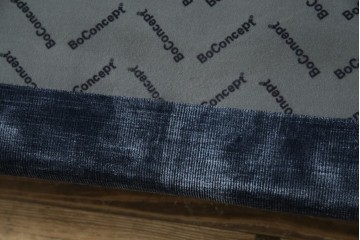 中古　美品　Boconcept(ボーコンセプト)　Carlton(カールトン)　くつろぎ空間を演出するスタイリッシュな2.5人掛けソファ　定価約45万円　(R-082331)