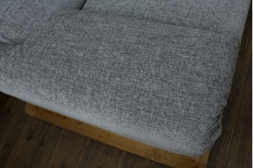 中古　超美品　IDC大塚家具取り扱い　パッセロ　2way　ローバック、ハイバックどちらも楽しめる2.5人掛けソファ　定価約40万円　(R-082332)