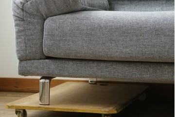中古　超美品　IDC大塚家具取り扱い　パッセロ　2way　ローバック、ハイバックどちらも楽しめる2.5人掛けソファ　定価約40万円　(R-082332)