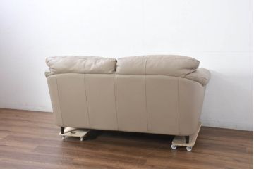 中古　超美品　フランスベッド取り扱い　イタリア　サコモディ(S'ACCOMODI)　上質な本革を使用した2Pソファ(レザー、アームソファ、二人掛け、2人掛け)(定価約32万円)(R-082334)