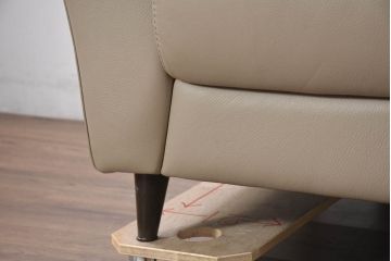 中古　超美品　フランスベッド取り扱い　イタリア　サコモディ(S'ACCOMODI)　上質な本革を使用した2Pソファ(レザー、アームソファ、二人掛け、2人掛け)(定価約32万円)(R-082334)