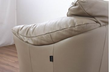 中古　超美品　フランスベッド取り扱い　イタリア　サコモディ(S'ACCOMODI)　上質な本革を使用した2Pソファ(レザー、アームソファ、二人掛け、2人掛け)(定価約32万円)(R-082334)