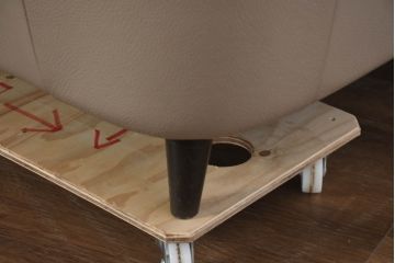 中古　超美品　フランスベッド取り扱い　イタリア　サコモディ(S'ACCOMODI)　上質な本革を使用した2Pソファ(レザー、アームソファ、二人掛け、2人掛け)(定価約32万円)(R-082334)