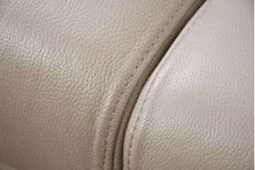中古　超美品　フランスベッド取り扱い　イタリア　サコモディ(S'ACCOMODI)　上質な本革を使用した2Pソファ(レザー、アームソファ、二人掛け、2人掛け)(定価約32万円)(R-082334)