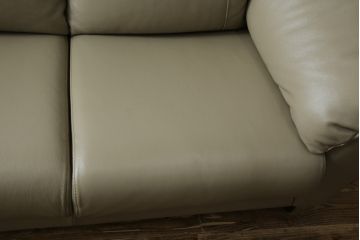 中古　超美品　フランスベッド取り扱い　イタリア　サコモディ(S'ACCOMODI)　上質な本革を使用した2Pソファ(レザー、アームソファ、二人掛け、2人掛け)(定価約32万円)(R-082334)
