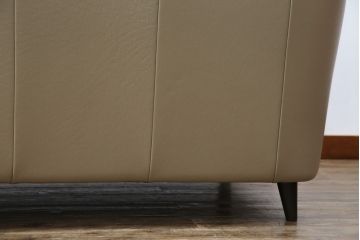 中古　超美品　フランスベッド取り扱い　イタリア　サコモディ(S'ACCOMODI)　上質な本革を使用した2Pソファ(レザー、アームソファ、二人掛け、2人掛け)(定価約32万円)(R-082334)
