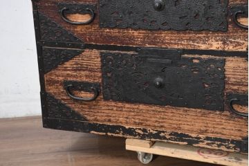 和製アンティーク　上手物!!　八幡では珍しい、上段に小引き出しが二杯付ついた佐渡箪笥(時代箪笥、八幡箪笥、収納たんす、衣装タンス、整理箪笥)R-082335)