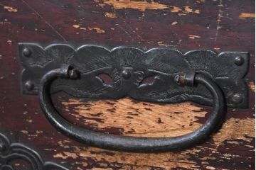 和製アンティーク　上手物!!　八幡では珍しい、上段に小引き出しが二杯付ついた佐渡箪笥(時代箪笥、八幡箪笥、収納たんす、衣装タンス、整理箪笥)R-082335)