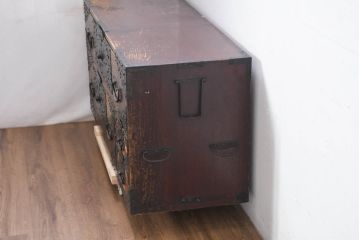 和製アンティーク　上手物!!　八幡では珍しい、上段に小引き出し二杯付きの佐渡箪笥・上段(時代箪笥、八幡箪笥、ローボード、テレビ台、テレビボード、ローチェスト、収納たんす、衣装タンス、整理箪笥)(R-082336)