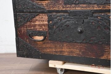 和製アンティーク　上手物!!　八幡では珍しい、上段に小引き出し二杯付きの佐渡箪笥・上段(時代箪笥、八幡箪笥、ローボード、テレビ台、テレビボード、ローチェスト、収納たんす、衣装タンス、整理箪笥)(R-082336)