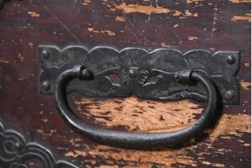 和製アンティーク　上手物!!　八幡では珍しい、上段に小引き出し二杯付きの佐渡箪笥・上段(時代箪笥、八幡箪笥、ローボード、テレビ台、テレビボード、ローチェスト、収納たんす、衣装タンス、整理箪笥)(R-082336)
