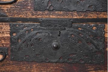和製アンティーク　上手物!!　八幡では珍しい、上段に小引き出し二杯付きの佐渡箪笥・上段(時代箪笥、八幡箪笥、ローボード、テレビ台、テレビボード、ローチェスト、収納たんす、衣装タンス、整理箪笥)(R-082336)