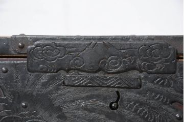 和製アンティーク　上手物!!　八幡では珍しい、上段に小引き出し二杯付きの佐渡箪笥・上段(時代箪笥、八幡箪笥、ローボード、テレビ台、テレビボード、ローチェスト、収納たんす、衣装タンス、整理箪笥)(R-082336)